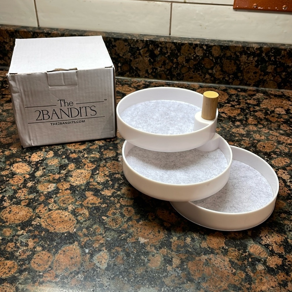 The 2Bandits Tiered Catchall Tray. NIB